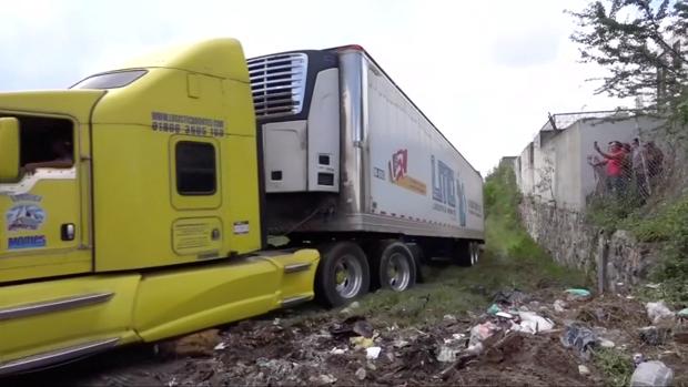 El camión frigorífico abandonado con los cadáveres en México