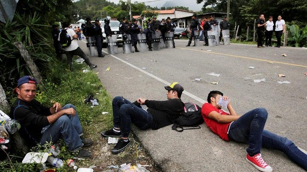 Hondureños de la caravana que se dirige hacia Estados Unidos