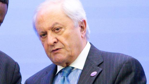 El secretario de Asuntos Exteriores español, Fernando Martín Valenzuela