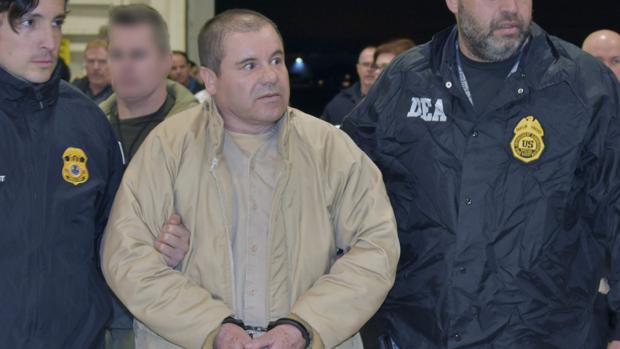 Joaquín «El Chapo» Guzmán es conducido por la Policía tras ser detenido en 2017