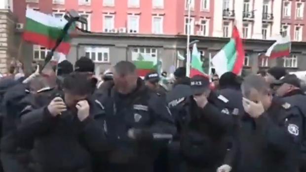 Un grupo de policías de Bulgaria afectados por gas pimienta