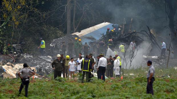 Restos del fuselaje del avión accidentado en el aeropuerto José Martí de La Habana en mayo de 2018