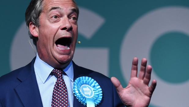 Nigel Farage, líder del Partido del Brexit, durante un acto de campaña en Londres