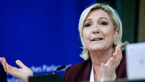 Marine Le Pen, durante una rueda de prensa en el Parlamento Europeo este jueves