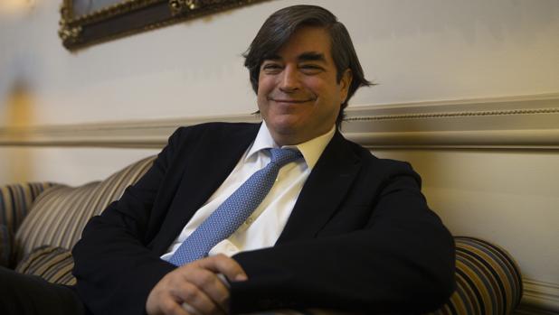 El periodista y escritor peruano Jaime Bayly posa para ABC antes de la entrevista en Madrid