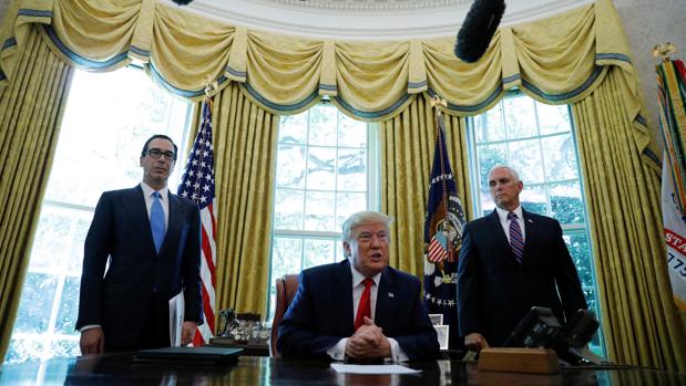 Donald Trump hace el anuncio en el Despacho Oval