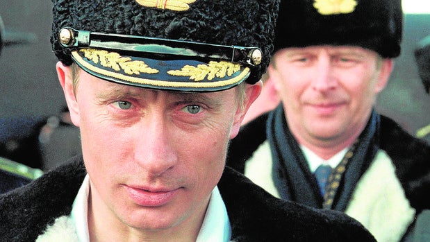 El presidente Putin en unas maniobras en el año 2000