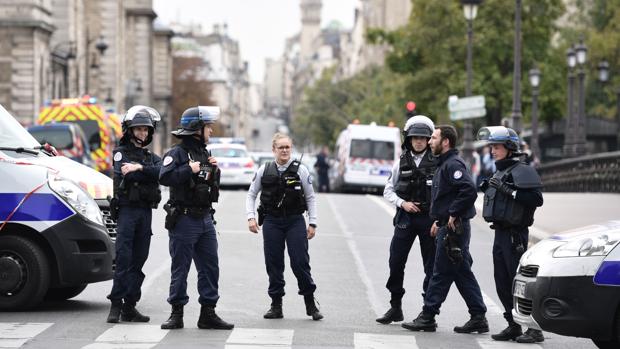 El islam subversivo logró introducir a sus «peones» en la Policía de Francia