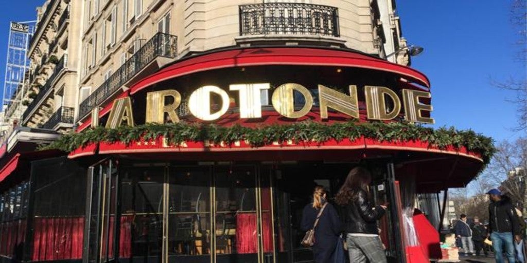 La Policía francesa investiga si los manifestantes de París prendieron fuego al restaurante favorito de Macron