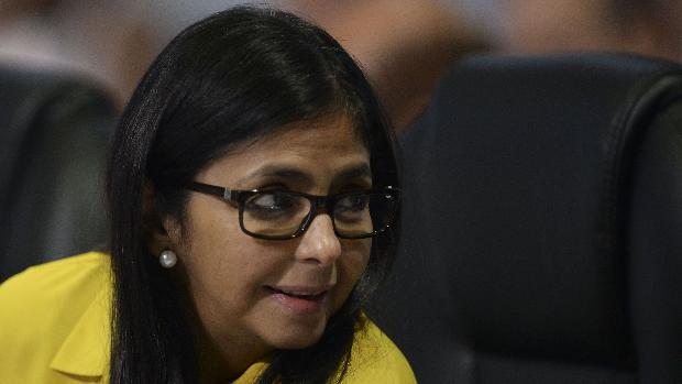 Delcy Rodríguez acusa a la derecha española de doble moral por apoyo a Guaidó