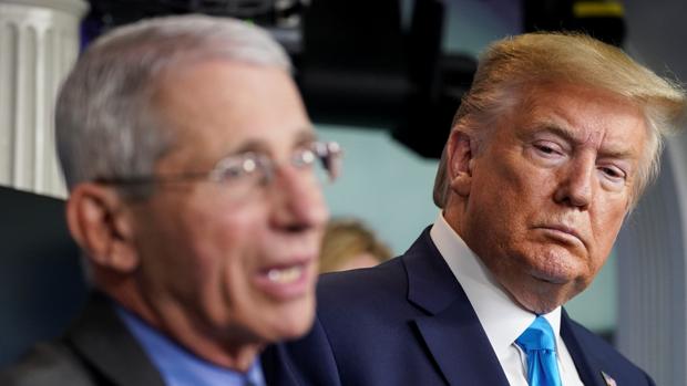 Trump ataca a su experto en coronavirus por decir que una reacción temprana habría «salvado vidas»