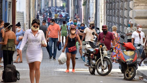 El régimen cubano anuncia vacunas dudosas contra el coronavirus