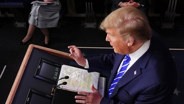 Trump plantea extender el distanciamiento hasta el verano