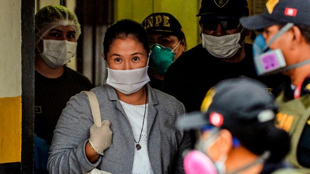 Keiko Fujimori sale en libertad bajo fianza y se somete a la prueba del Covid-19