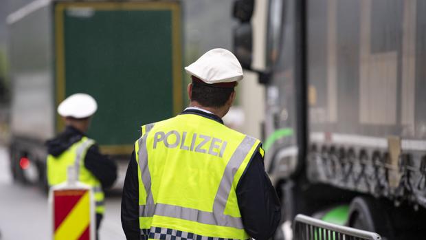 Austria abre fronteras con seis países vecinos, aún no con Italia
