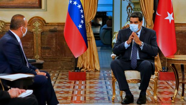 Maduro interviene a partidos chavistas por temor a rebeliones
