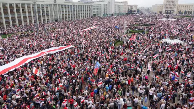 Aspecto de la manifestación contra Lukashenko este domingo en Minsk