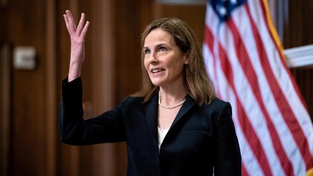 La juez Barrett supera el primer trámite en el Senado para ingresar en el Supremo