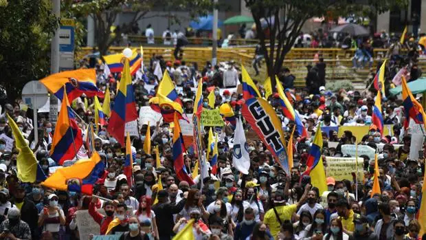 Octavo día de protestas en Colombia: las ONG denuncian cerca de 40  fallecidos