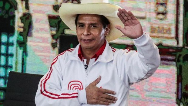El izquierdista Pedro Castillo se impone en un Perú partido en dos