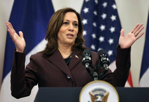 Kamala Harris, am 12. November während einer Pressekonferenz in Paris