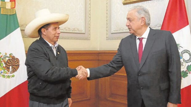López Obrador ofrece a Castillo gasolina y vacunas para ampliar sus alianzas en Iberoamérica