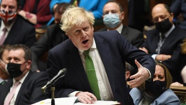 Diputados conservadores tratan de reunir votos para destituir a Boris Johnson como primer ministro