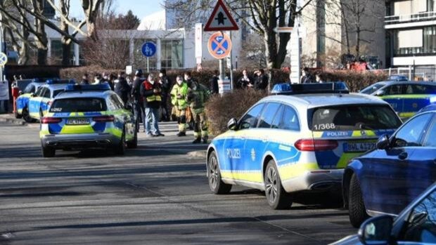 Una estudiante muere tras el tiroteo del joven armado en la Universidad alemana de Heidelberg