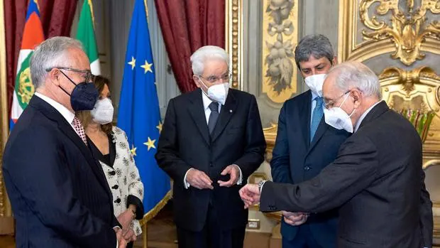 El Parlamento pide a Mattarella que repita contra su voluntad como presidente de Italia