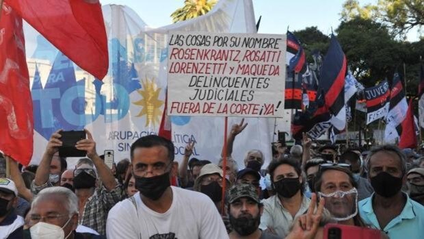 El kirchnerismo protesta contra la Justicia y se distancia del presidente Alberto Fernández