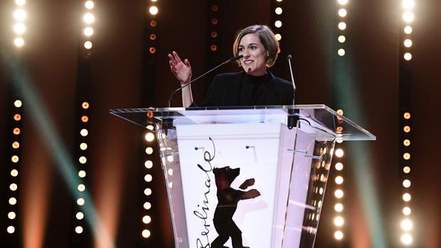 La cineasta española Carla Simón, durante la gala de cierre de la Berlinale