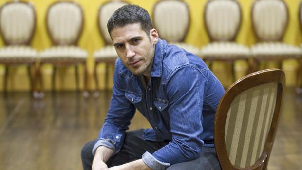 Miguel Ángel Silvestre también es conocido por protagonizar las series «Sense8» y «Velvet»