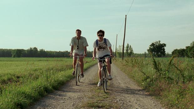 Timothée Chalamet y Armie Hammer en la soleada Italia