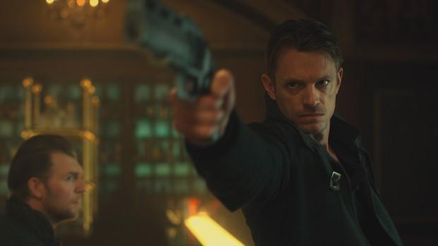 Joel Kinnaman protagoniza «Altered Carbon», la nueva apuesta de Netflix