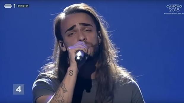 Diogo Piçarra interpreta «Cançao do fim»