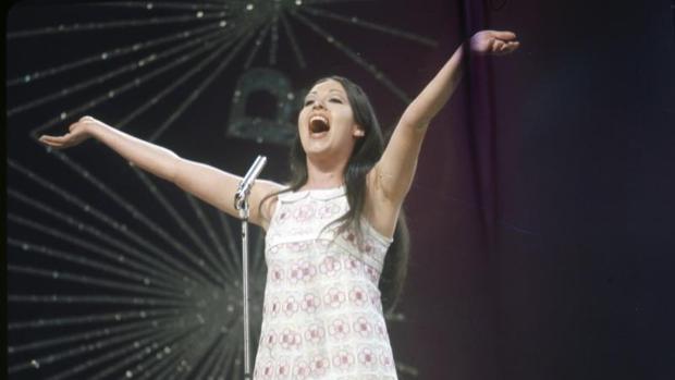 Masiel durante su actuación en el Festival de Eurovisión
