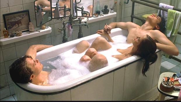 Una escena de Soñadores, dirigida por Bernardo Bertolucci