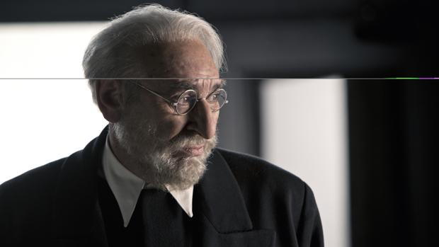 Karra Elejalde es Unamuno e n«Mientras dure la guerra»