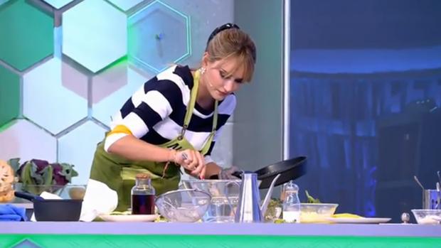 Criticas Contra Mi Madre Cocina Mejor Que La Tuya Por Su Premisa Y Chascarrillos Machistas mi madre cocina mejor que la tuya