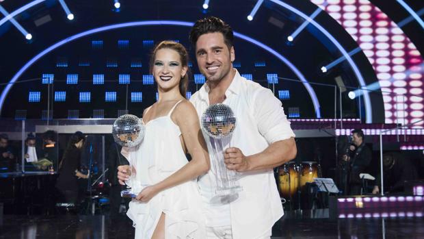 David Bustamente junto a su pareja de baile, Yana Olina, en «Bailando con las estrellas»