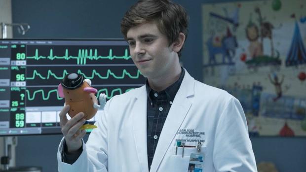 Cinco curiosidades que no sabías de Freddie Highmore, el ...