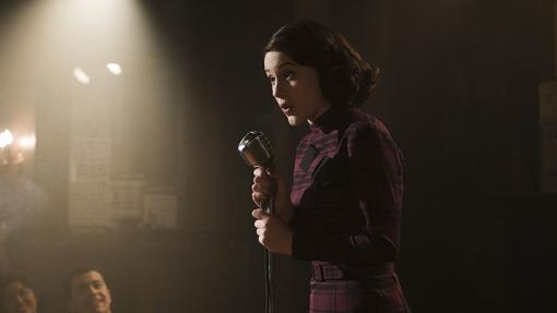 Rachel Brosnahan en «La maravillosa Señora Maisel»