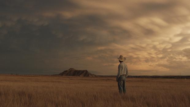 Escena crepuscular de la magnífica «The Rider»