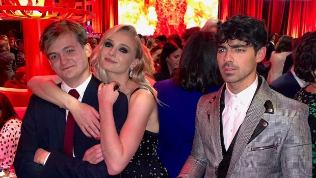 Jack Gleeson y Sophie Turner se reencontraron en la premiere de «Juego de Tronos»