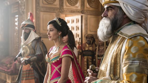 Naomi Scott interpreta a Jasmine en la readaptación del clásico de Disney