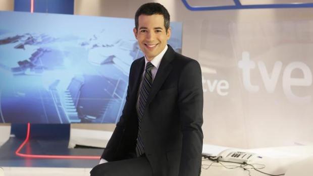 Oriol Nolis, durante su primera etapa de presentador en TVE, en 2013