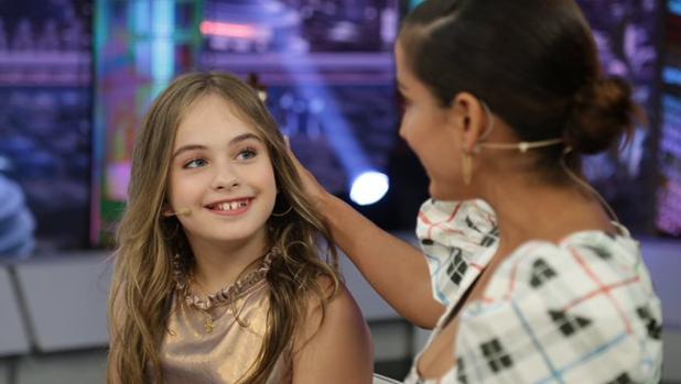 Inma Cuesta y Mafalda Carbonell en «El hormiguero»