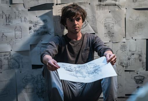 Freddie Highmore, el cerebro del robo de 'Way Down'