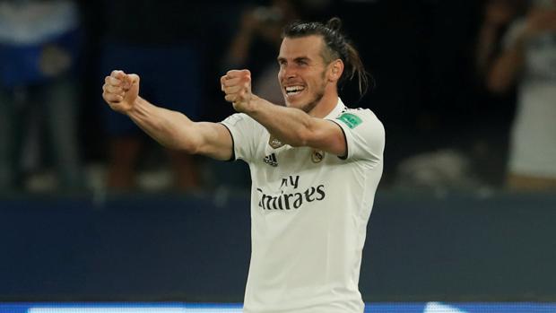 Gareth Bale celebra uno de los goles ante el Kashima