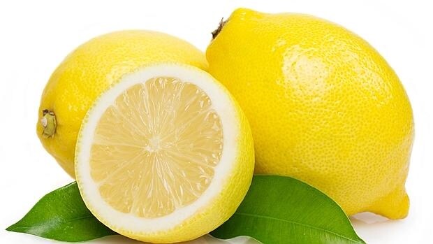 Siete beneficios de beber agua con limón